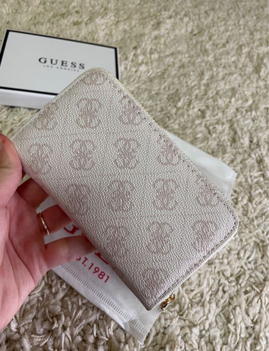 Portofel Guess roz