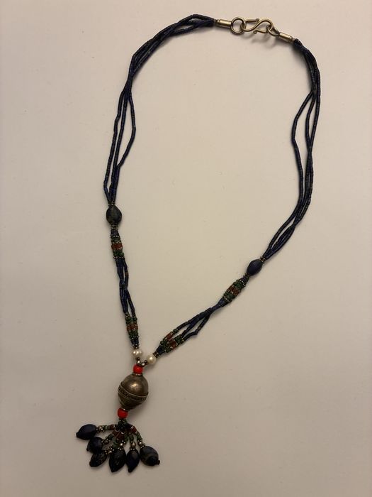 Colier vechi etnic/tribal din Lapis Lazuli, perle si pietre naturale