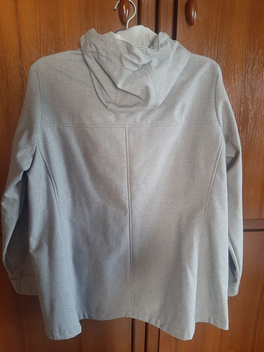 Продам куртку женскую