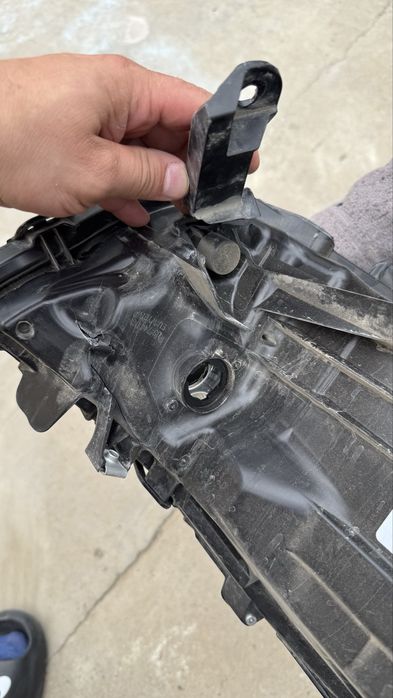 Тойота хайландер левая фара