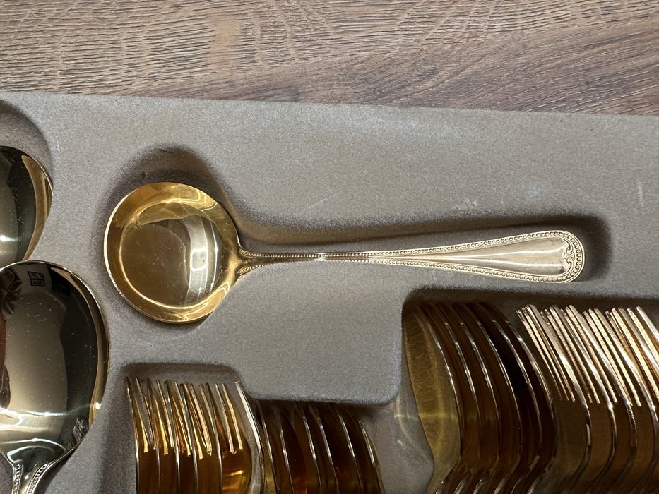 Vand set tacamuri 37 piese auriu/gold