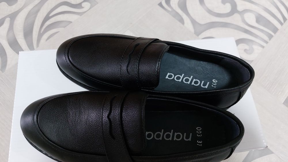 Продам туфли новые 37, 37, 37,  40