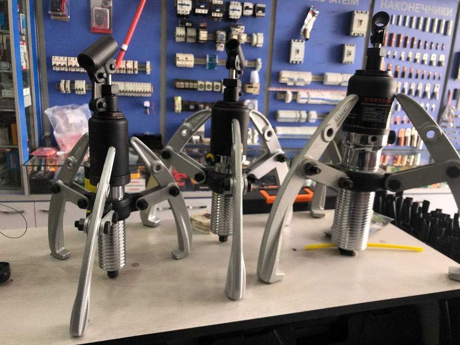 Съёмник гидравлический со встроенным насосом   5, 10, 20t.