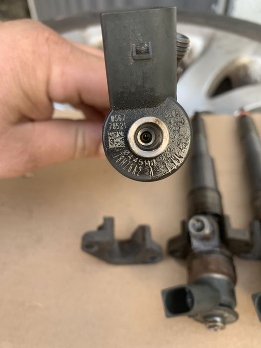 Injectoare bmw 2.0diesel cod motor 204d4