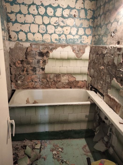 Instalații sanitare și zugrăveli