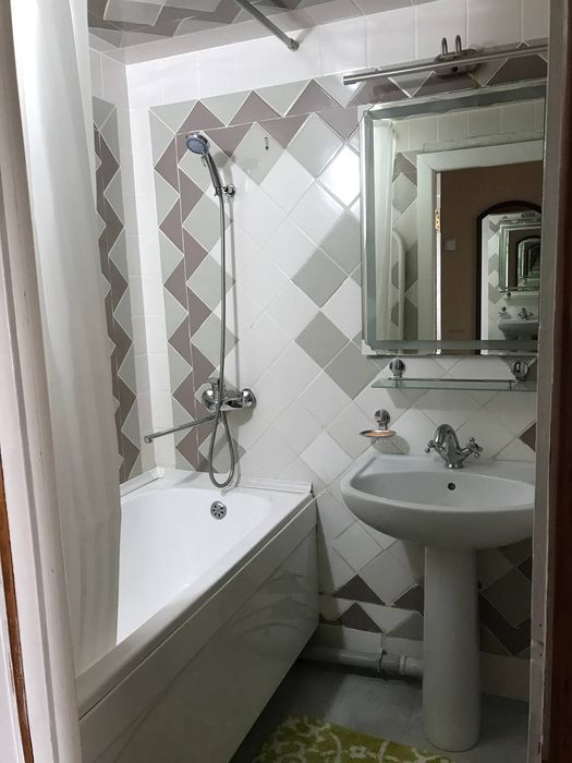 Продаётся Госпитальная huawei 2 комнатная квартира 70м²