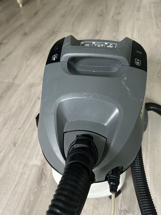 Моющий пылесос Karcher