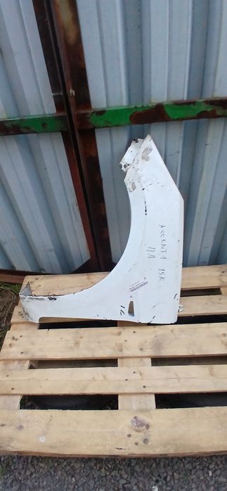 Крыло на акцент Hyundai Accent