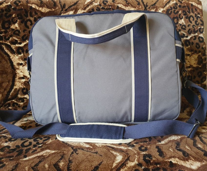 Спортна чанта Eastpak