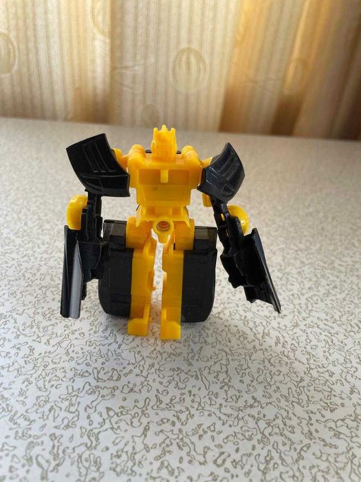 Машинки трансформеры разные