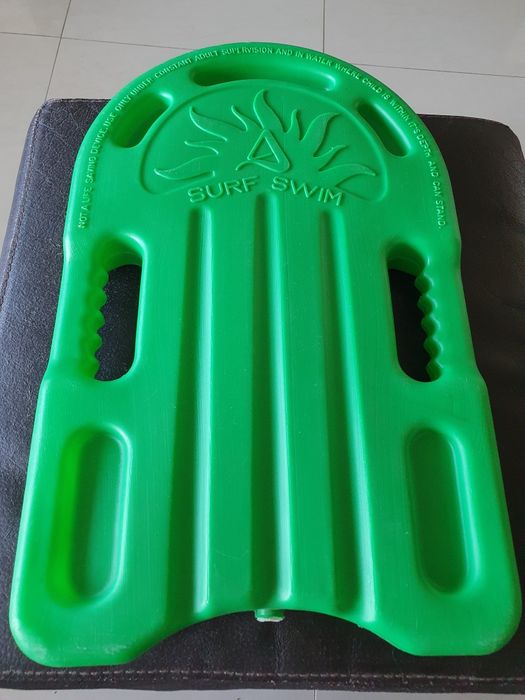 Placă înot Surf Swim aproape ca nouă 43X27X4 cm Arad • OLX.ro