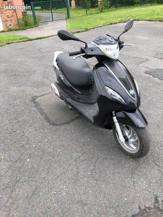 Piaggio Fly всички години 50 125 150 Пиаджо Флай Скутер мотопед НА ЧАСТИ