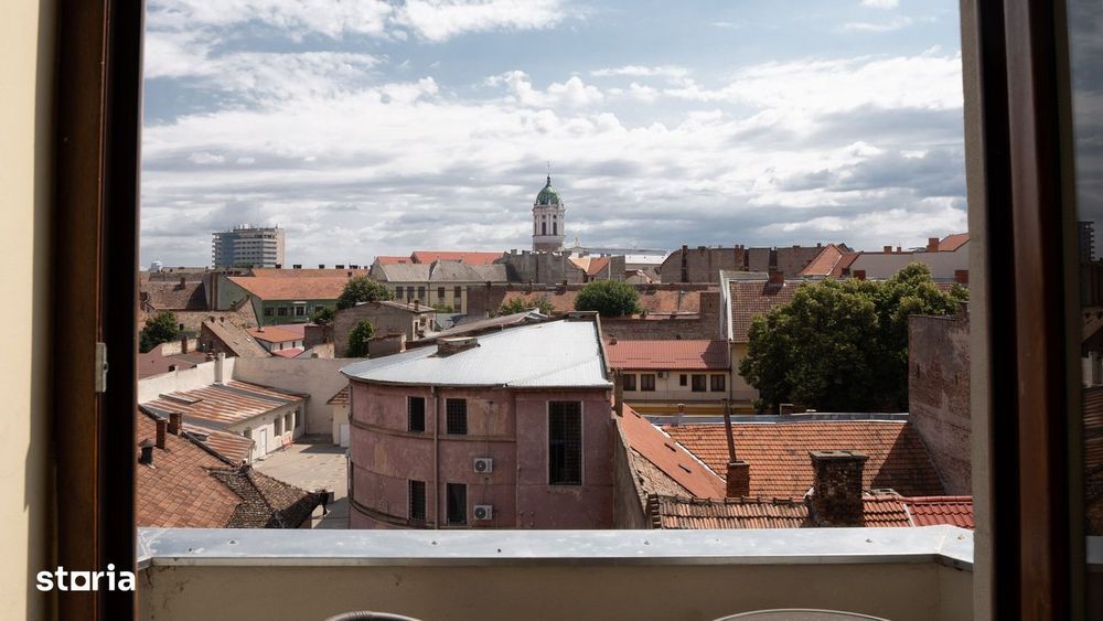 2 camere. Adresă centrală. 99 mp construiți. 2 băi. Etaj 3.