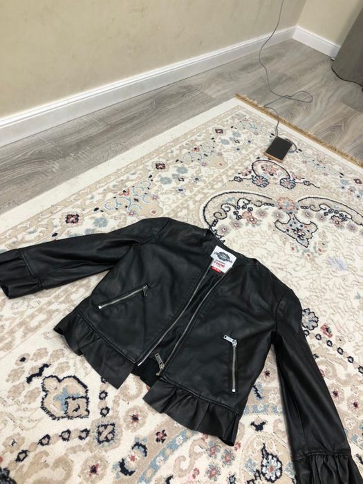 Продам пальто+подарок