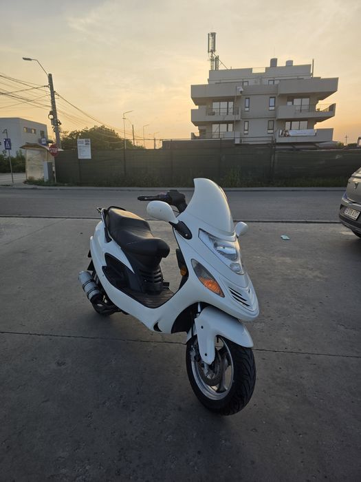 Scuter 125cc Yiben
