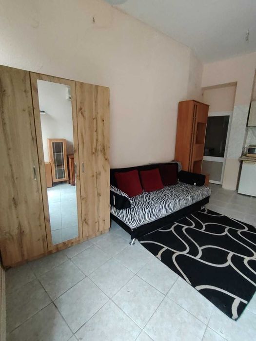 Дава се под наем Едностаен апартамент в Варна, Аспарухово - 30 кв.м за 220 € - Снимка #1