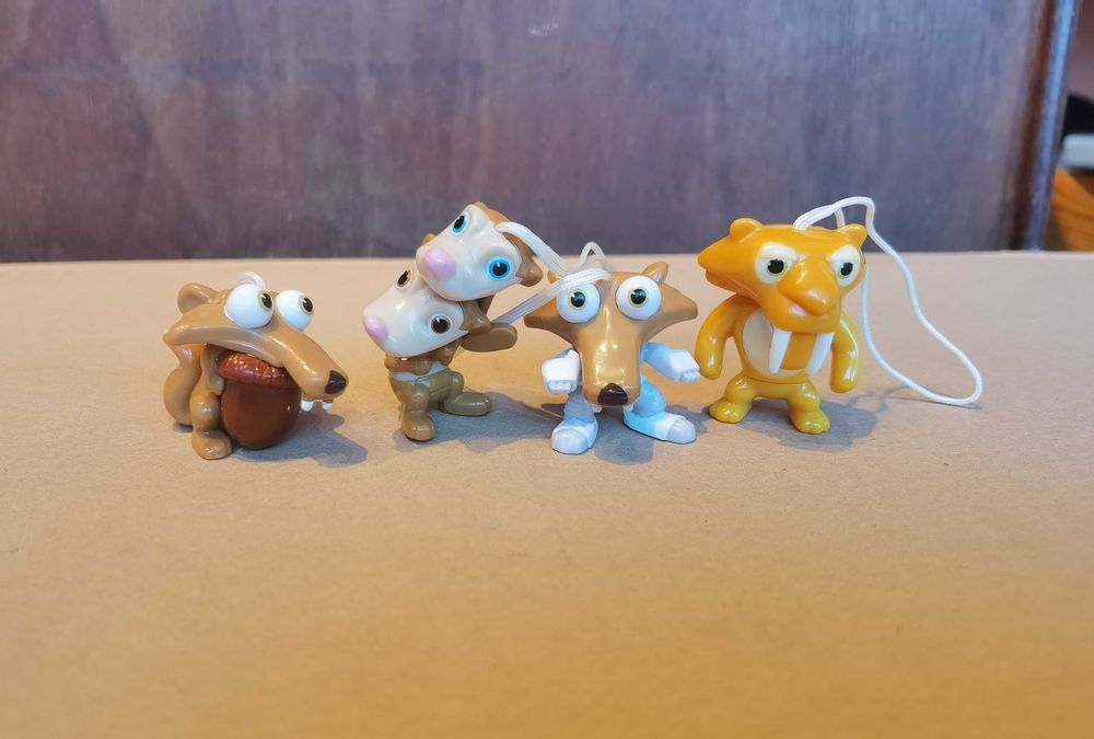 Киндер играчки за колекции