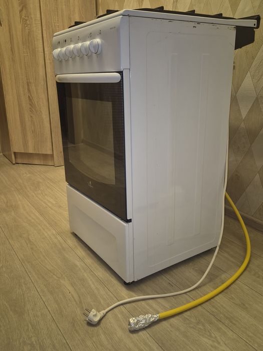 Продам газовую плиту