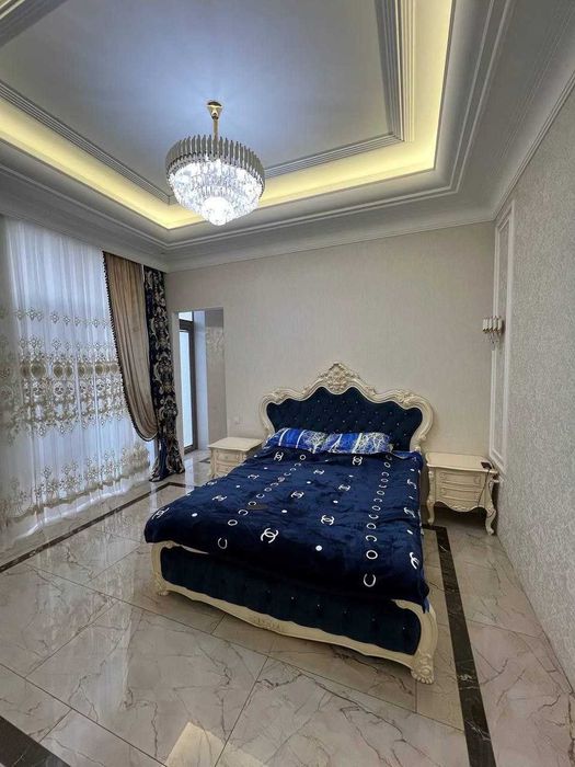 Участок сотилади Уч-Комолон 2,9 сот Фасад 20 Жилая площадь: 587 м²