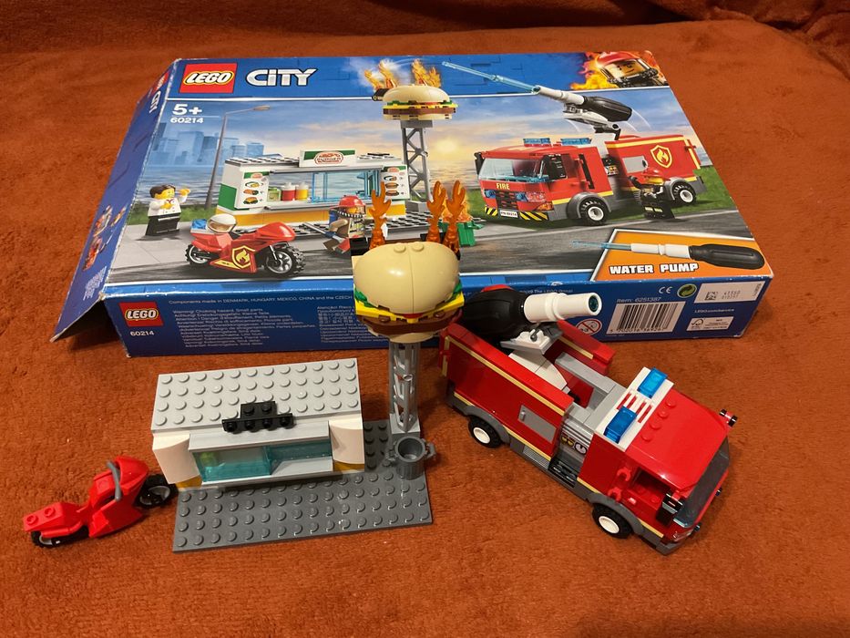 LEGO City - Stingerea incendiului de la Burger Bar 60214, 327 piese