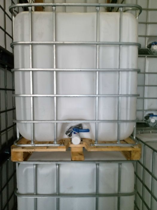 Пластмасови бидони и IBS цистерни 600л и 1000л