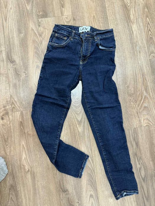 Продавам дънки Miu miu, Loewe