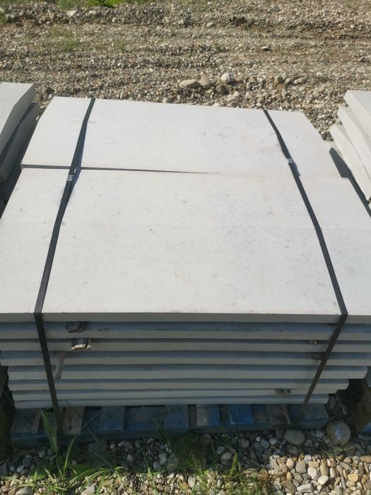 Capace și coame pentru Gard