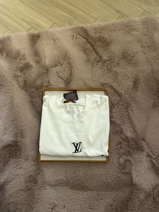 Tricou LV alb nou cu eticheta