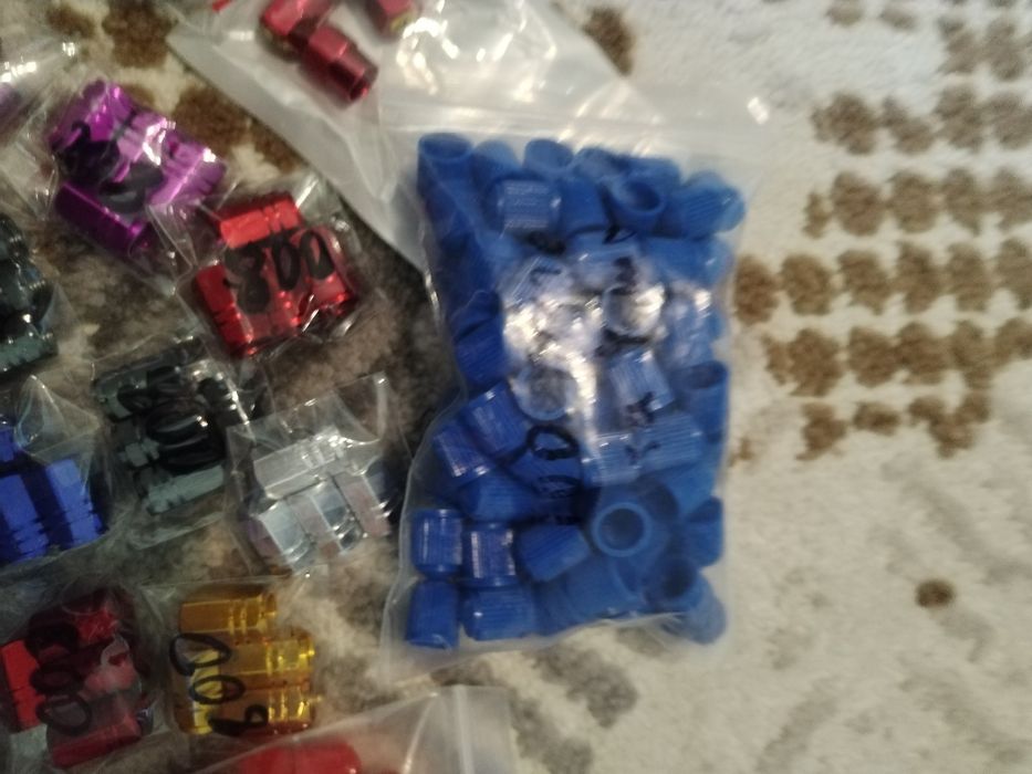 Продам колпачки на нипель.