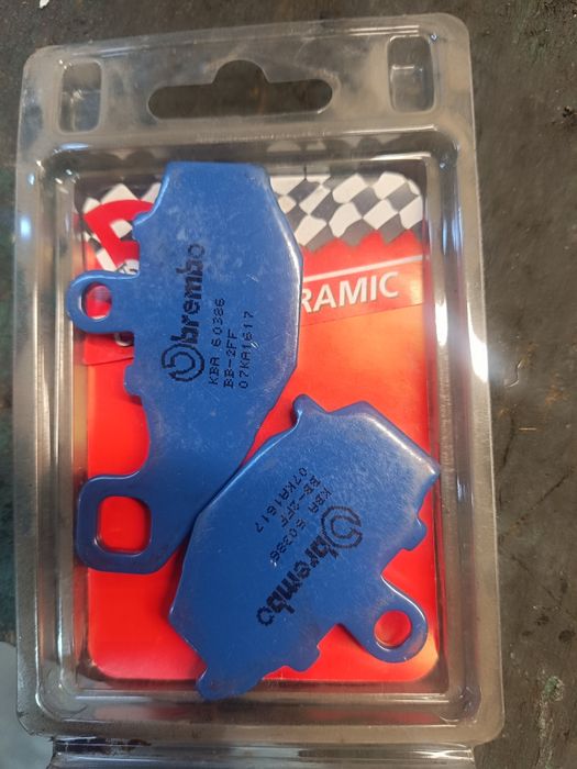 Vând plăcute frână Brembo 07KA1617