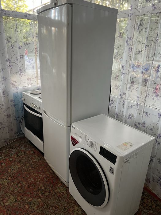 Продам Холодильник с Машинкой