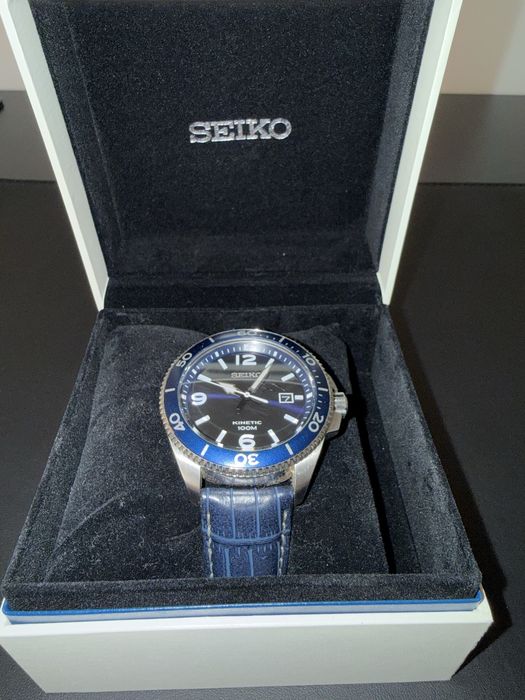 Часовник Seiko Kinetik