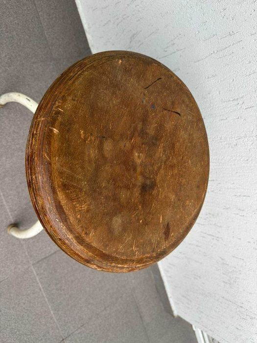 Винтидж Медицинско Столче на Винт Индустриално