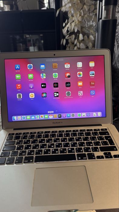 Macbook Air a1466.13.3 инча.8gb 2015година 256ram