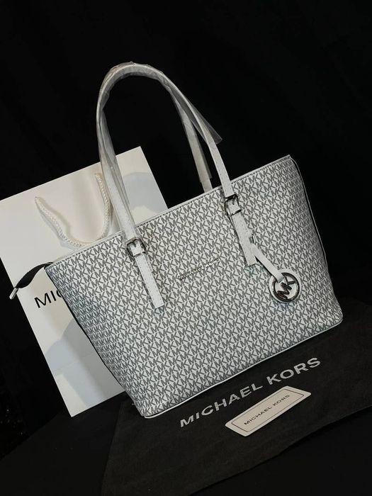 Gentuțe dama diferite modele