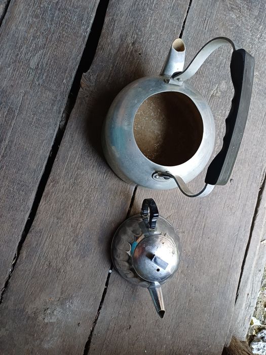Чайники большой и маленький