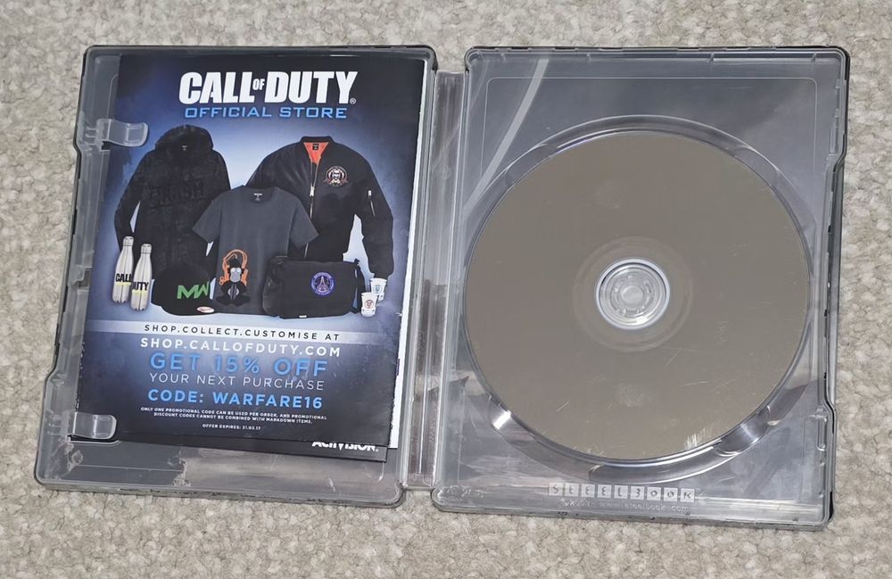 PS4 Call of Duty Infinite Warfare Legacy Pro Edition + Modern Warfare