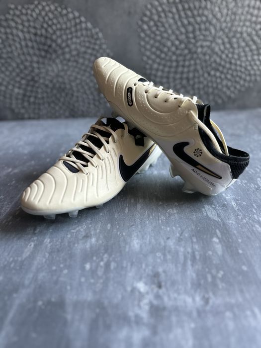 Профессиональные бутсы Nike