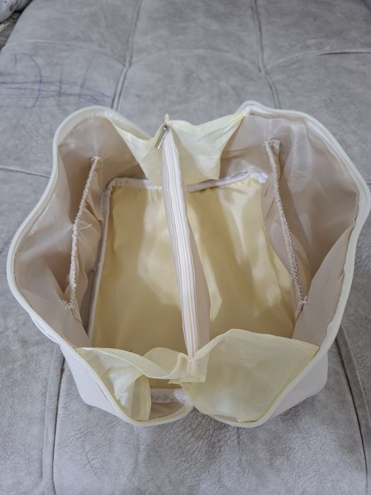 Косметичка вместительная