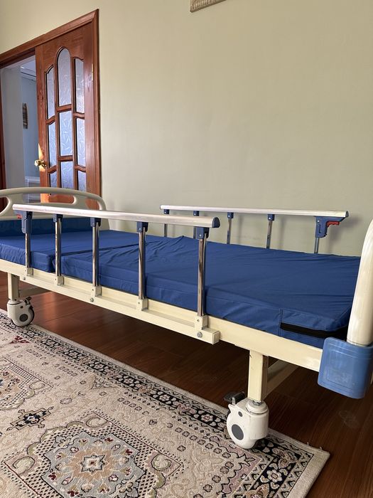 Кровать медицинская