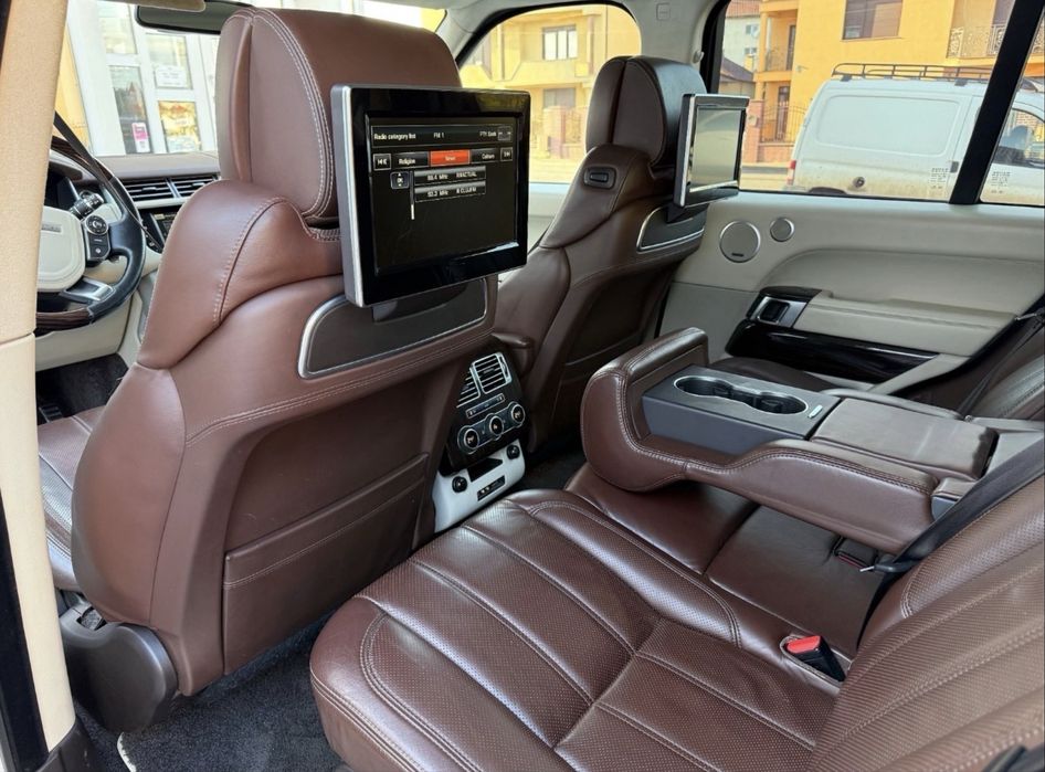 Închirieri Auto de Lux – Audi A8, Range Rover Vogue, Velar, Mercedes C-Class Nou, Audi A6