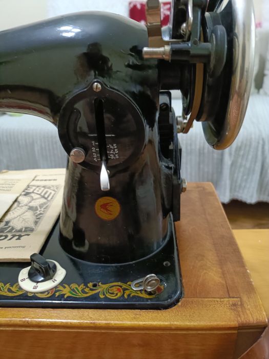 Vând mașină de cusut ruseasca electrica