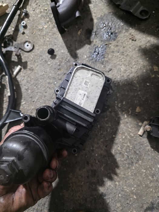 Маслено охладител с поставка за филтър за BMW F10 f11 2.0d 184ks