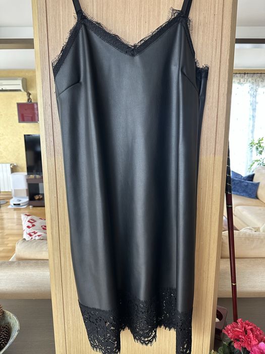 Рокля с кожен ефект Фетиш