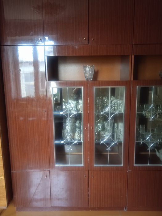 Стенка из трёх шкафов.