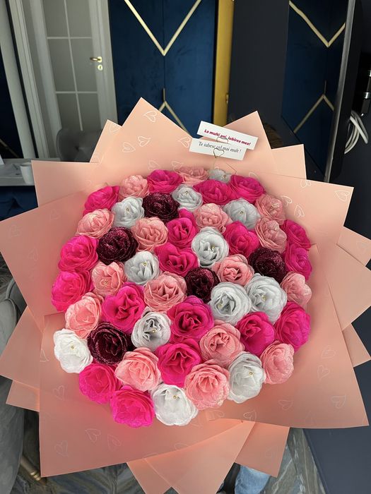 Buchet trandafiri sapun cu sclipici si biletel personalizat