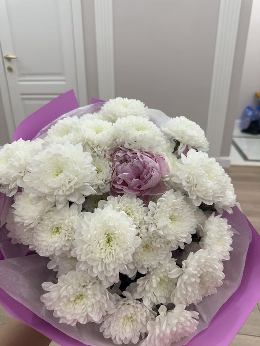 Продам букет из хризантем и пиона