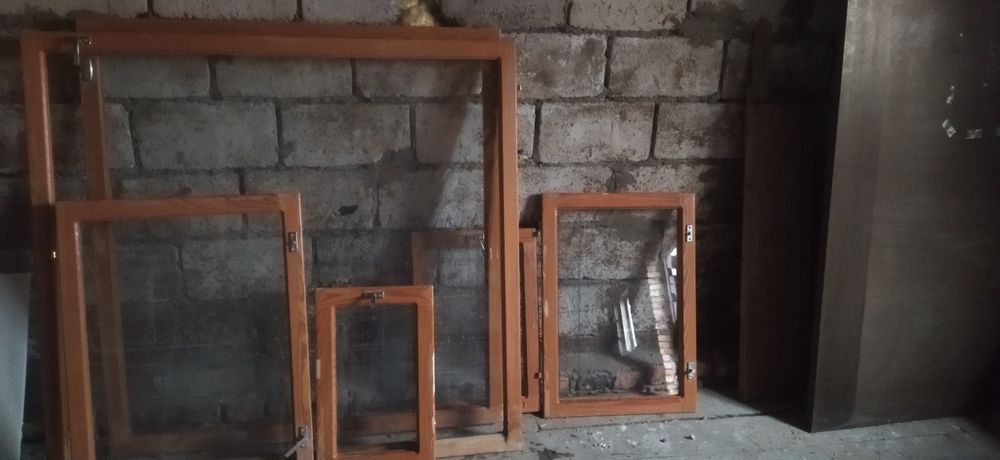 Деревяное окно б/у