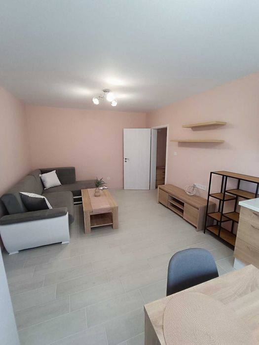 Дава се под наем Двустаен апартамент в Перник, Изток - 45 кв.м за 348.84 € - Снимка #2