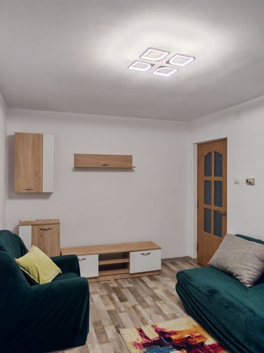 Inchiriez apartament cu 2 camere, complet utilat și mobilat, et. 1